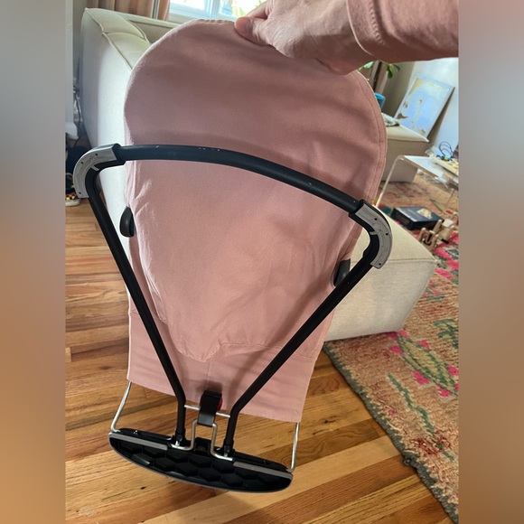 BabyBjorn Pink/Dusty Rose Bouncer with Toy Bar - Picture 4 of 5